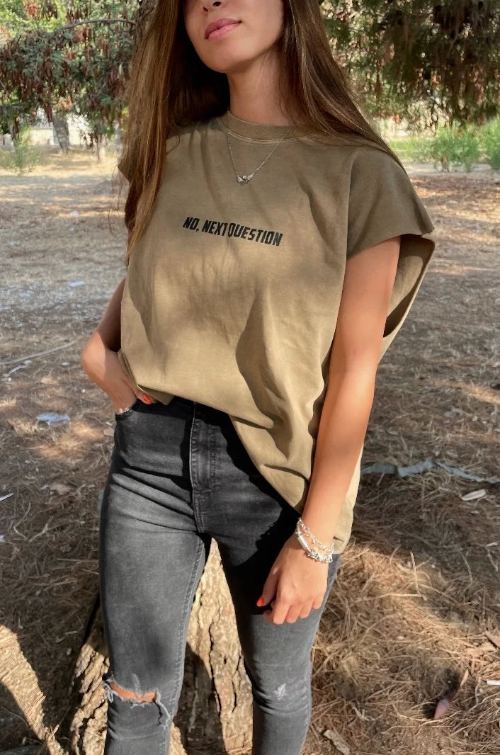 next question sleeveless T-shirt