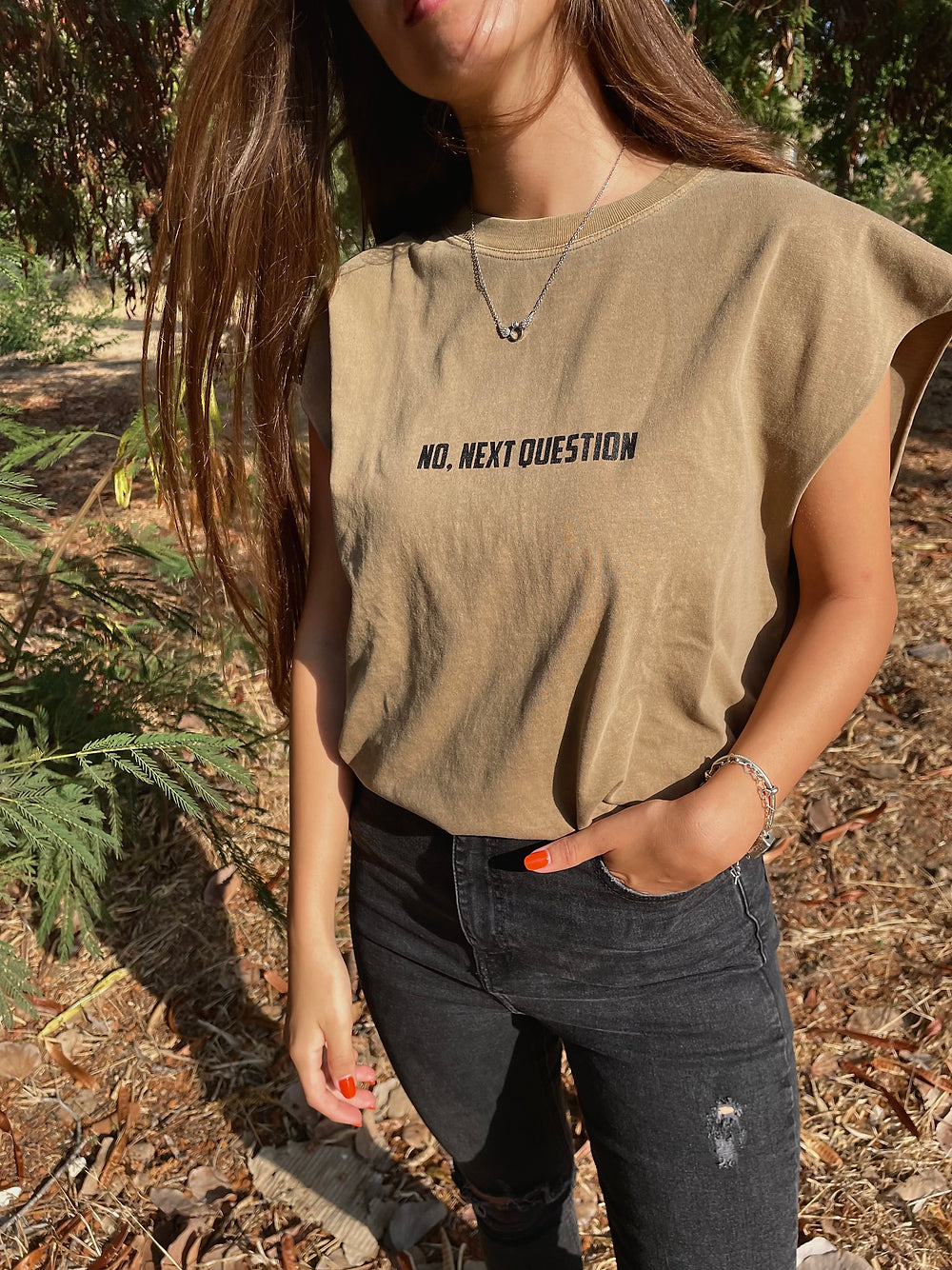 next question sleeveless T-shirt