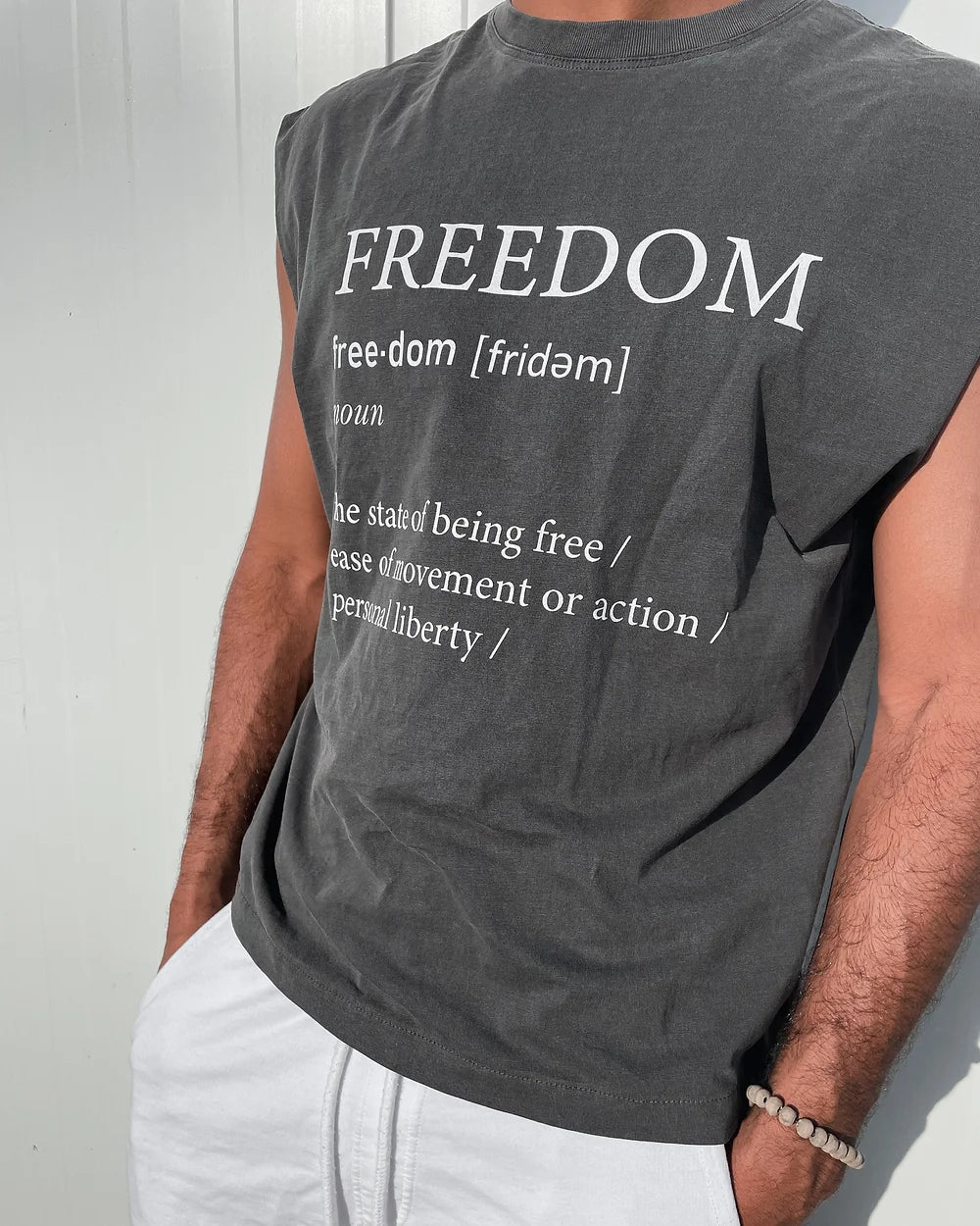 freedom sleeveless T-shirt